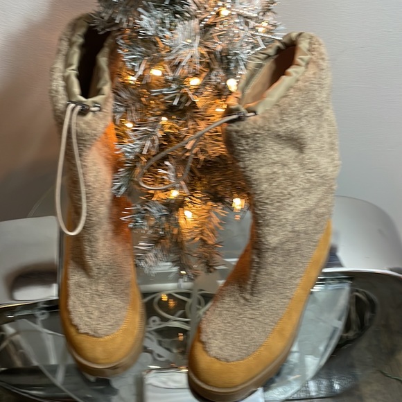AéRopostale suede natural fauk Sheerling boot